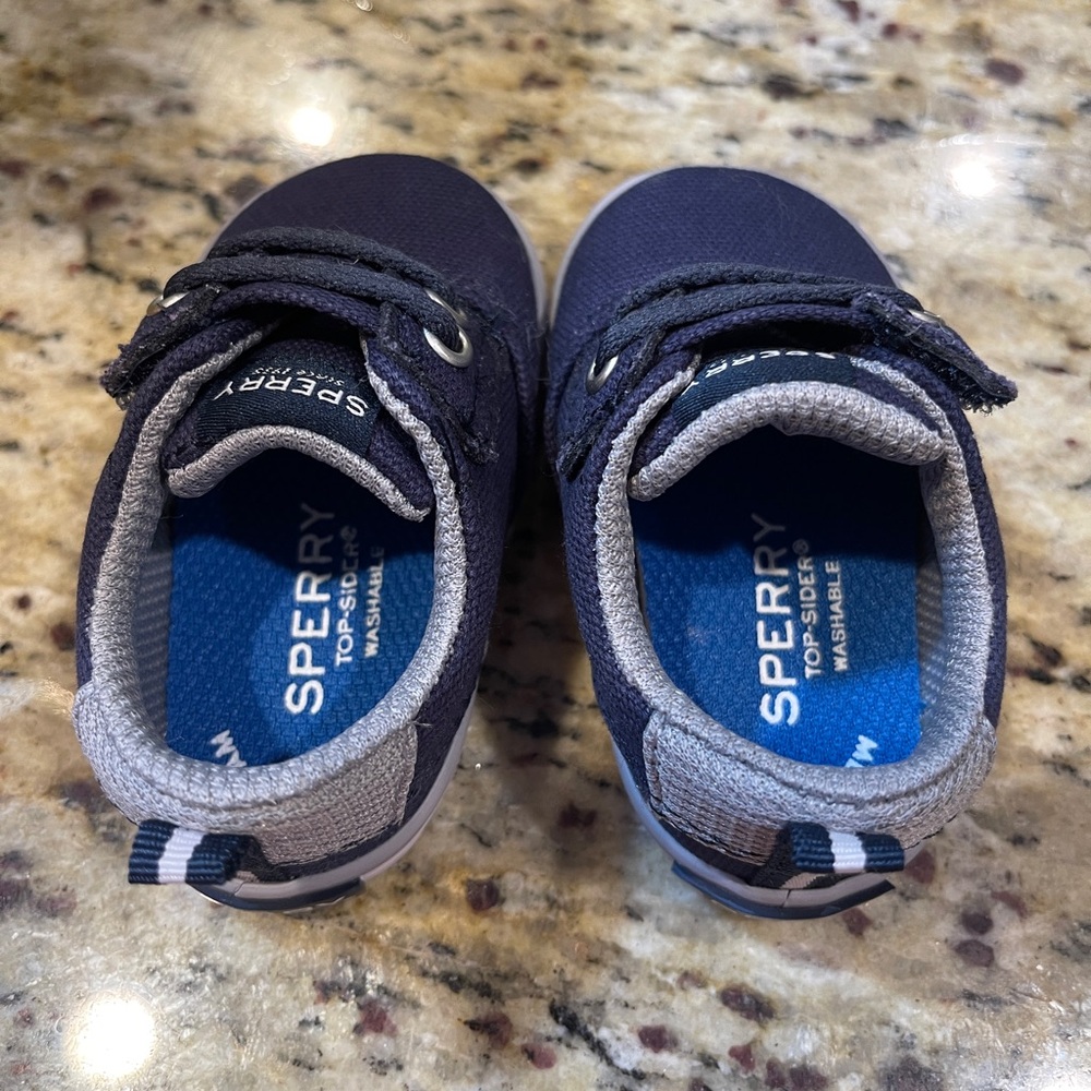 EUC Sperry Spinnaker Crib Jr Washable (Infant)